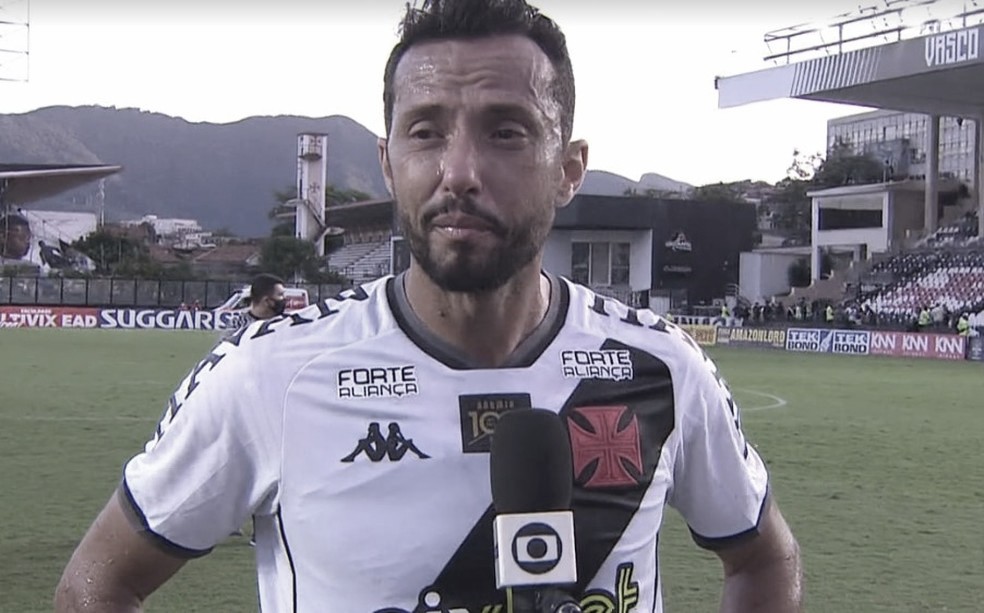 Emocionado após goleada sofrida para o Botafogo, Nenê afirma: “Vou ficar até
o Vasco subir” Emocionado após goleada sofrida para o Botafogo, Nenê afirma: “Vou ficar até
o Vasco subir”