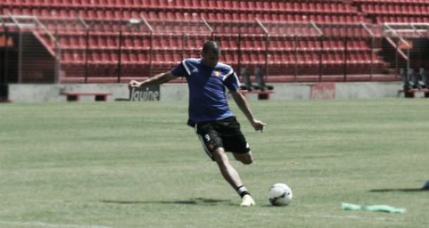 Neto Baiano busca recuperar a vaga perdida no time titular do Sport
