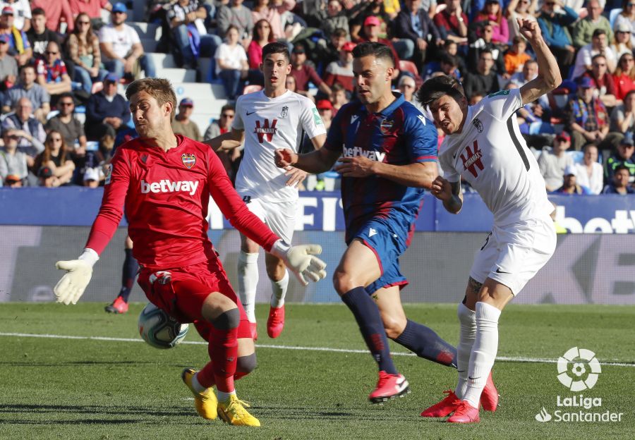 Reacción brava del Granada CF para empatar con el Levante Reacción brava del Granada CF para empatar con el Levante