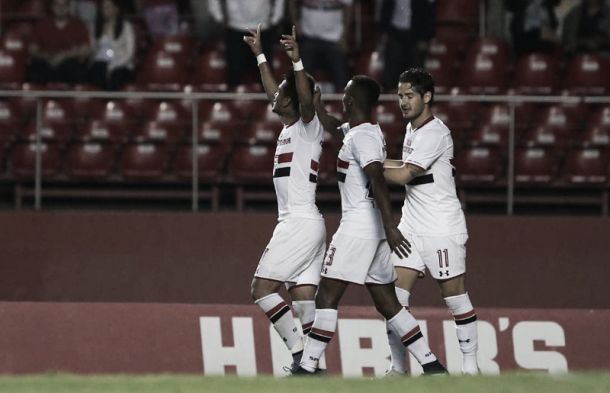 Rogério decide em vitória do São Paulo e comemora: "Faltava um pé e felizmente foi o meu"