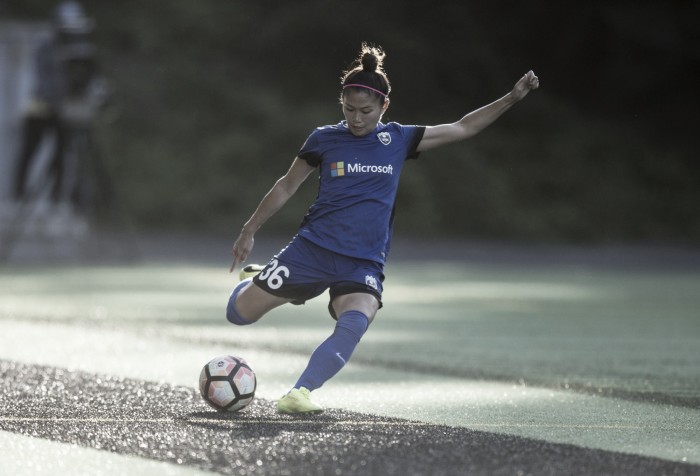 Nahomi Kawasumi re-signs with Seattle Reign FC