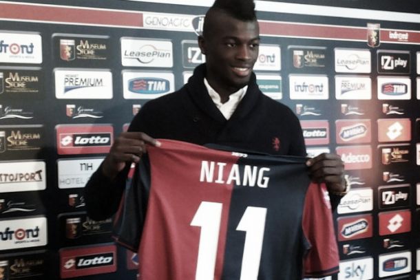 Genoa, Niang si presenta: "Vi conquisterò con gol e fantasia"