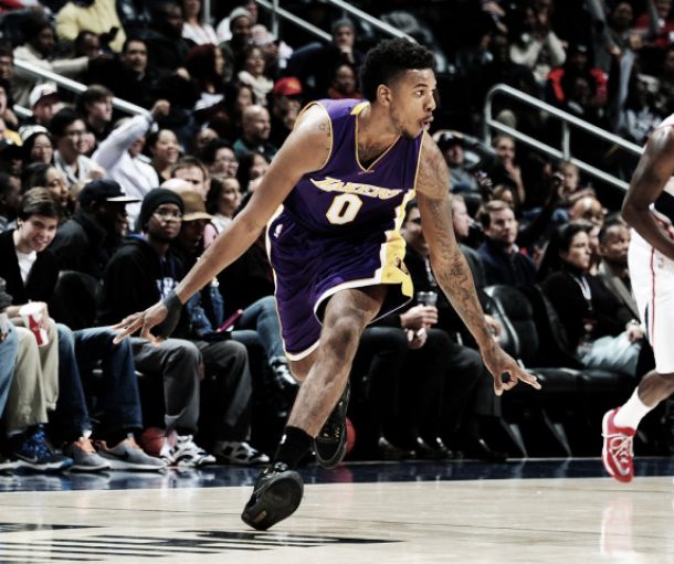 Los Lakers resurgen del infierno con Kobe Bryant ascendiendo al olimpo