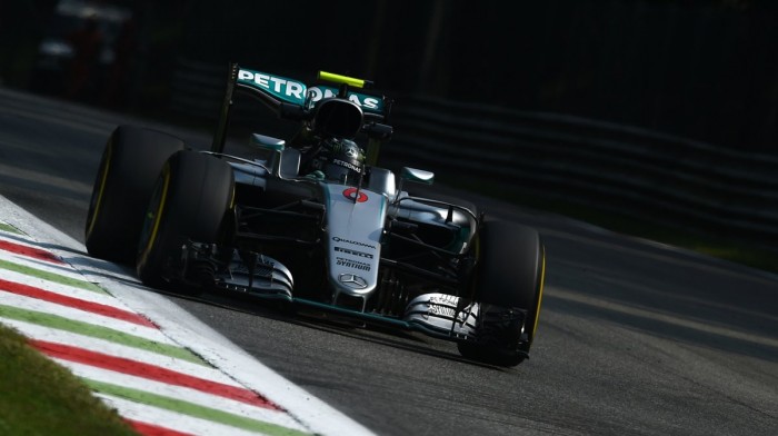 Rosberg e Hamilton dominam primeira sessão de treinos livres em Monza Rosberg e Hamilton dominam primeira sessão de treinos livres em Monza