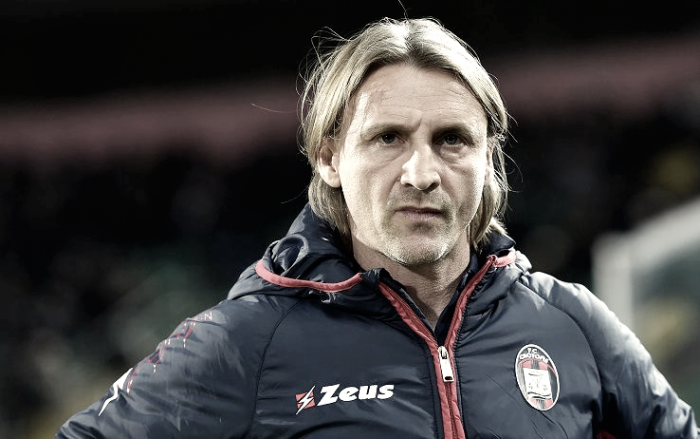 Crotone, Nicola traccia la strada: "Organizzazione, umiltà e fame di punti. Non possiamo fallire" Crotone, Nicola traccia la strada: "Organizzazione, umiltà e fame di punti. Non possiamo fallire"