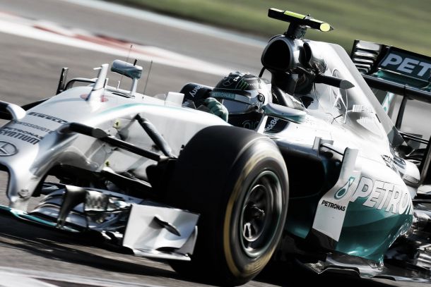Rosberg quebra domínio de Hamilton e lidera terceiro treino livre em Abu Dhabi