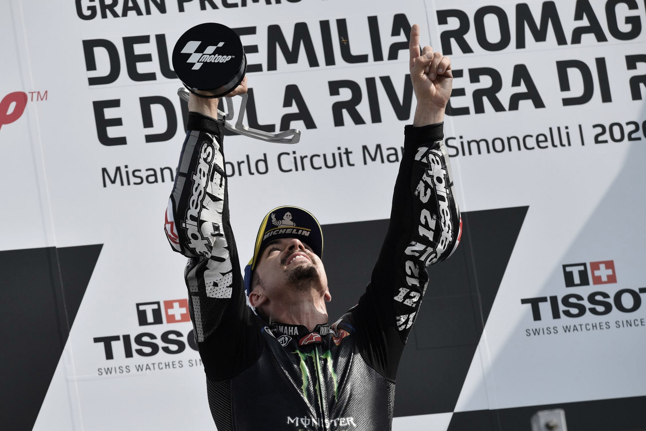 El podio de MotoGP en Misano, al habla: “Maverick nunca se fue”