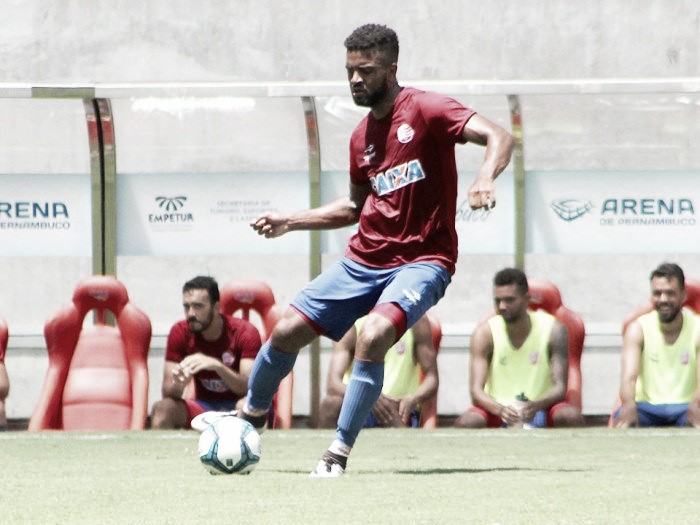Waldemar perde titulares no Náutico e mantém dúvidas para jogo contra Paraná