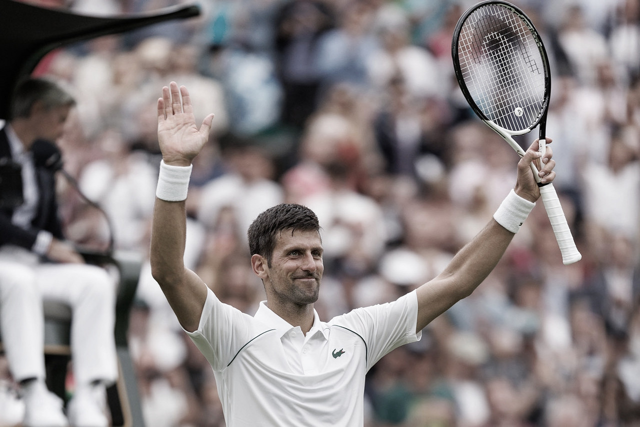 


	
	
	
	






Djokovic y Alcaraz
pasan sin contratiempos a 
octavos de Wimbledon 