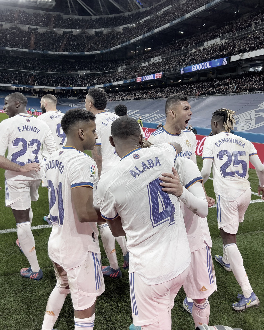 El Real Madrid gana y ya aventaja al Sevilla por ocho puntos