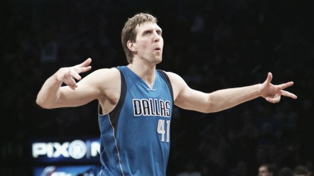 Resumen NBA: Nowitzki sigue haciendo historia; Westbrook y Harden quieren el MVP