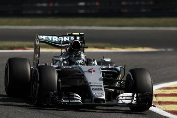 Rosberg contorna problemas e lidera primeiro treino livre na Bélgica