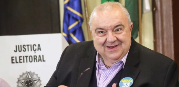 Rafael Greca supera polêmica e é eleito prefeito de Curitiba