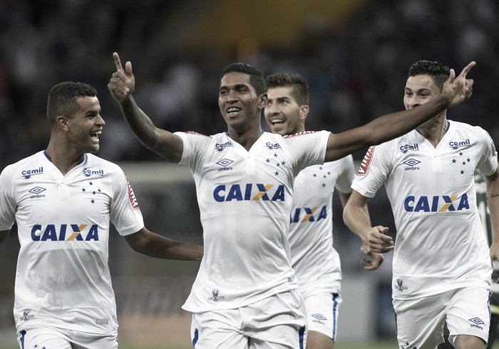 Com gol de Raniel, Cruzeiro vence Chapecoense e larga na frente nas oitavas da Copa do Brasil