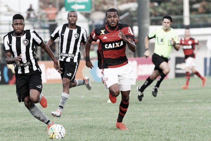 Sonhando com título, Flamengo faz clássico contra Botafogo no Maracanã