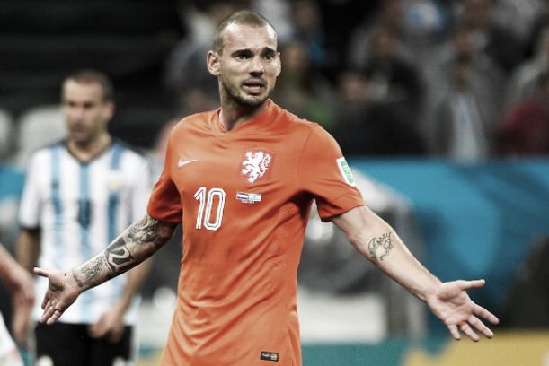 Sneijder revela decepção por pênalti perdido e queda nas semifinais