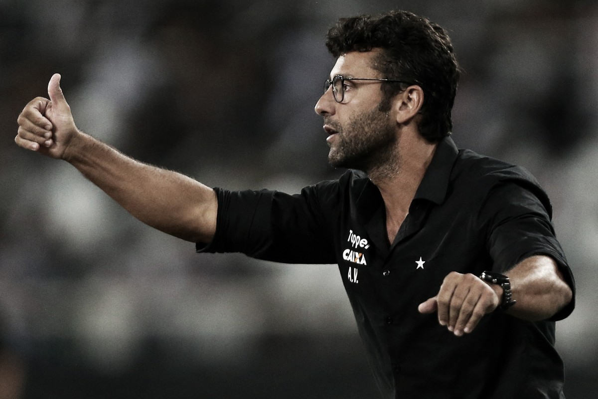 Após classificação, Valentim vê evolução no Botafogo e elogia fase ofensiva da equipe