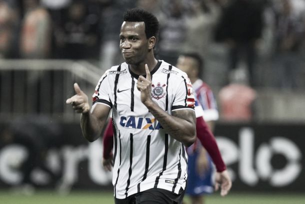 Expulso contra o Atlético-MG, Gil pode desfalcar o Corinthians no Brasileiro