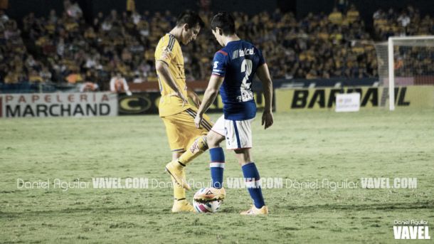 Fotos e imágenes del Tigres 1-0 Cruz Azul  de la décimo tercera fecha la Liga Bancomer MX