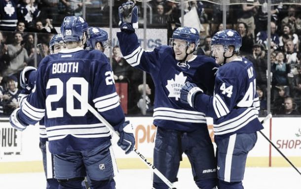 Com ótima atuação de Jonathan Bernier, Toronto Maple Leafs derrota o Vancouver Canucks