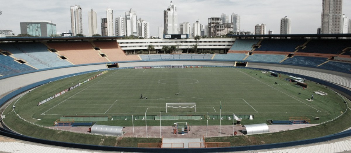 Derby do Cerrado: Goiás e Vila Nova se enfrentam com ânimos diferentes na Série B Derby do Cerrado: Goiás e Vila Nova se enfrentam com ânimos diferentes na Série B