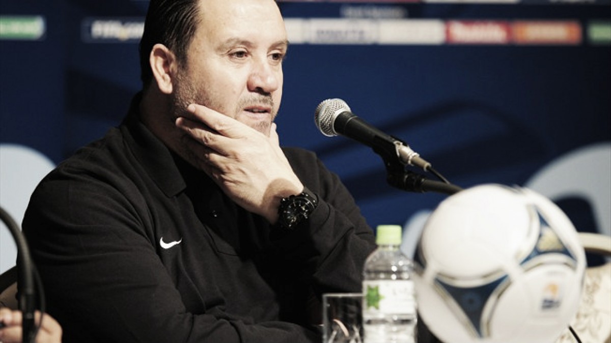 Nabil Maâloul elogia campanha da Tunísia apesar de eliminação: "Bom desempenho nos três jogos" Nabil Maâloul elogia campanha da Tunísia apesar de eliminação: "Bom desempenho nos três jogos"