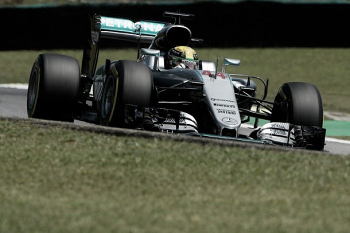 Lewis Hamilton consigue la 'pole' en el último sector