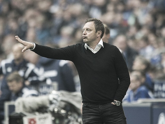 Andre Bretenreiter deja de ser entrenador del Schalke