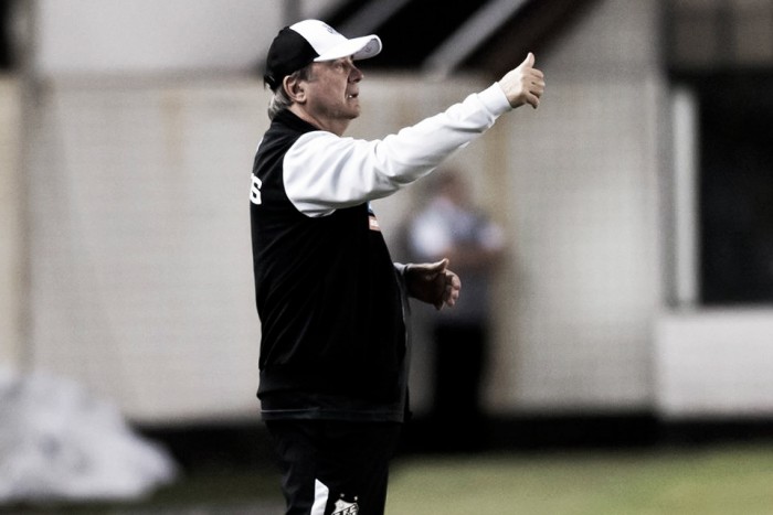 Levir reprova postura do Santos em empate: "Ainda não está legal" Levir reprova postura do Santos em empate: "Ainda não está legal"