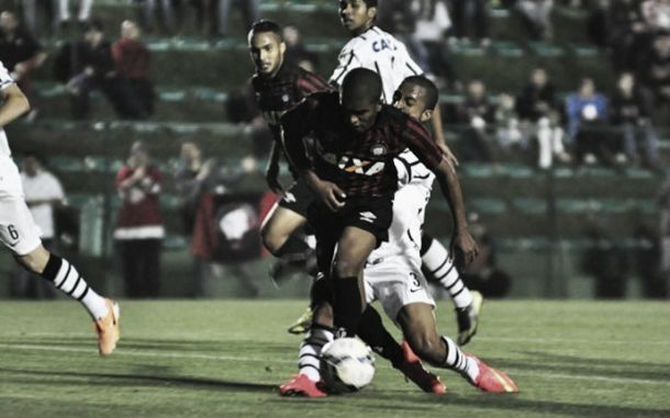 Em busca de reabilitação, Atlético-PR enfrenta o Corinthians na Arena da Baixada