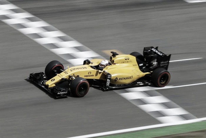 Renault busca un piloto con liderazgo para 2017