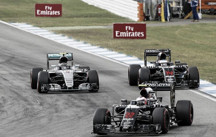 La nueva normativa detendría el dominio de Mercedes, según Fernando Alonso
