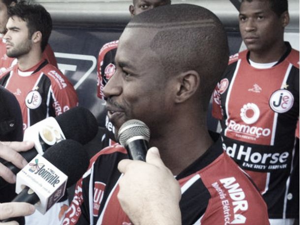 Ramires parabeniza Joinville pelo acesso: “Sem palavras para descrever o orgulho”