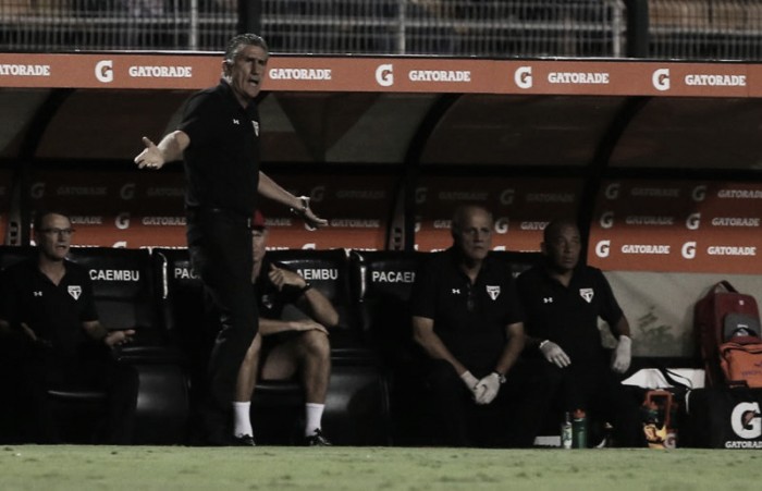 Mesmo classificado, Bauza crê em melhora e sinaliza time misto diante do Corinthians
