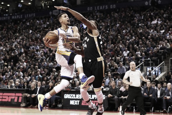Durant y Curry salvaron a los Warriors