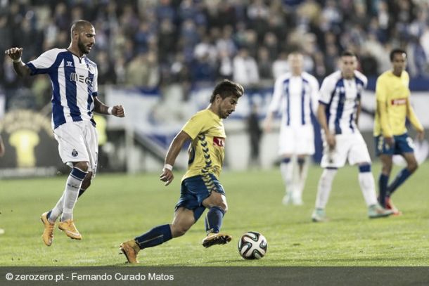 Óliver Torres salva al Oporto en el último momento