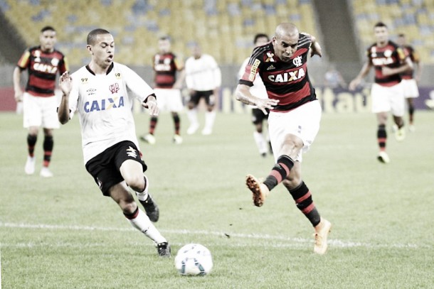 Colados na tabela e em clima de férias, Atlético-PR e Flamengo se enfrentam na Arena da Baixada