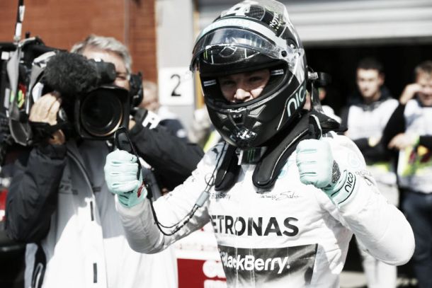 Com pista molhada, Rosberg brilha e Mercedes terá a primeira fila no GP da Bélgica