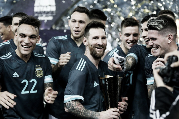 Argentina ganó y quedó a uno de Brasil en el historial 