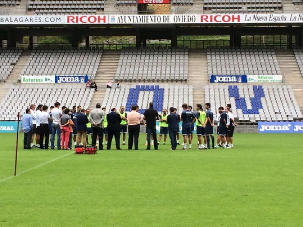 El Real Oviedo se entrena con un espectador de lujo