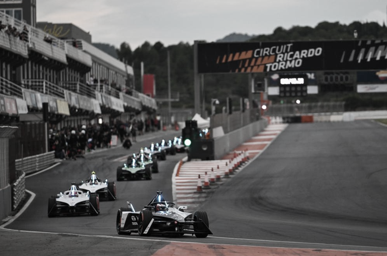 Jaguar anuncia campeonato com carros elétricos de série