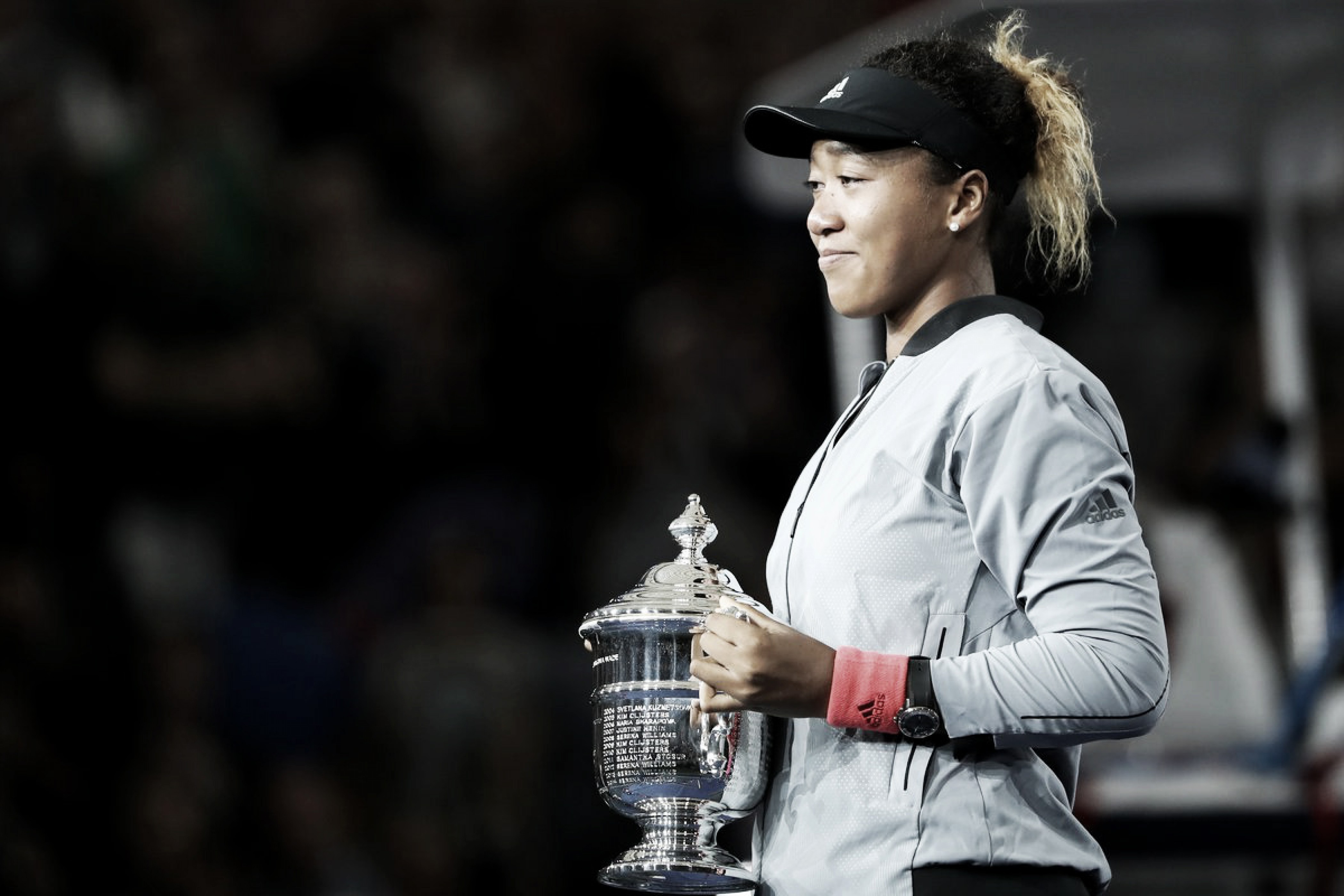 Em final conturbada, Osaka supera Serena Williams e conquista seu primeiro Grand Slam Em final conturbada, Osaka supera Serena Williams e conquista seu primeiro Grand Slam