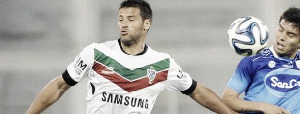 Sebastián Domínguez: "Un equipo como Vélez debe mostrar otra cara" Sebastián Domínguez: "Un equipo como Vélez debe mostrar otra cara"