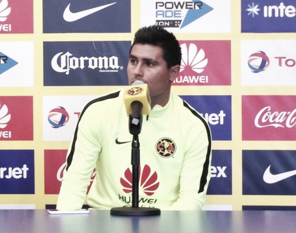 Osvaldo Martínez: "Ambríz es un técnico muy humilde y da mucha confianza a los jugadores"