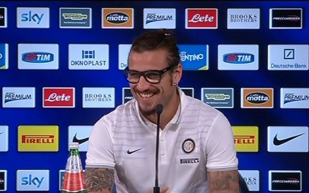 Osvaldo: "È un onore essere all'Inter. Top player? Parliamone tra qualche mese..."