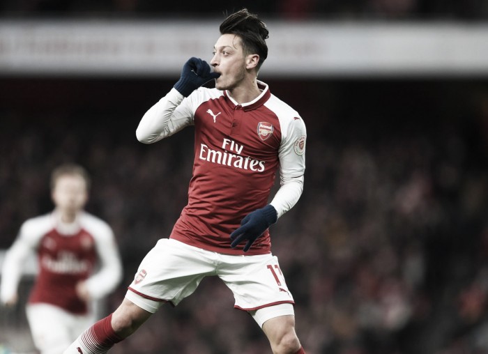 Premier League - L'Arsenal vince a marce basse: una magia di Ozil regala l'1-0 sul Newcastle