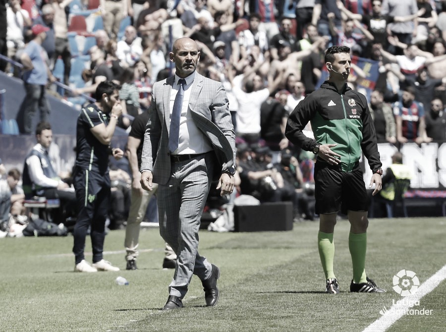 Jémez: "Si
estoy en Segunda seguramente es porque lo merezco y quiero" Jémez: "Si
estoy en Segunda seguramente es porque lo merezco y quiero"
