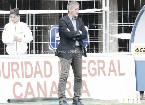 Paco Herrera: "A un equipo que quiere el ascenso directo no se le puede ir este partido"