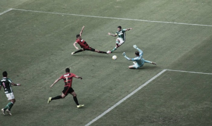 Palmeiras faz eficiência prevalecer diante de bom futebol do Sport, vence e dispara na liderança