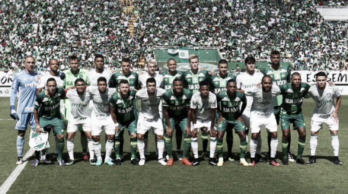 Chapecoense e Palmeiras empatam em amistoso marcado pela emoção e homenagens